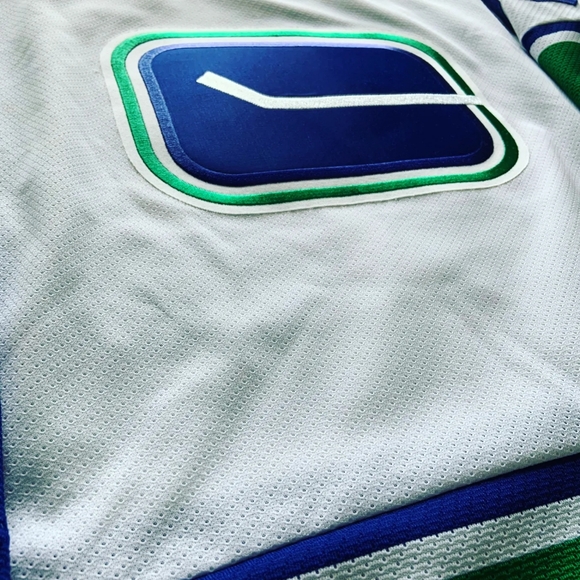 VINTAGE CCM HENRIK SEDIN CANUCKS JERSEY SIZE LRG - Picture 4 of 5